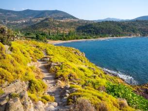 Ontspan op het prachtige Lesbos bij Skala Kallonis incl. vlucht, huurauto & ontbijt!
