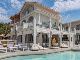 Nikon Boutique Hotel