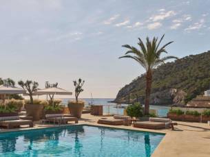 Geniet van luxe in een prachtig 4*-bohemian style hotel op Ibiza incl. vlucht, transfer en ontbijt