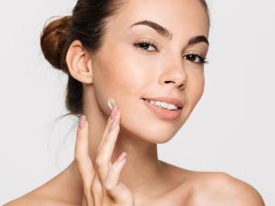 Gezichtsbehandeling + epileren + voetenbad