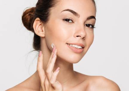 Gezichtsbehandeling + epileren + voetenbad