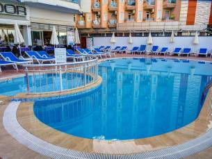 Parador Beach Hotel