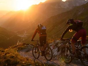 All-inclusive genieten met de hele familie in het hart van het prachtige Tirol, in het sfeervolle Mayrhofen!
