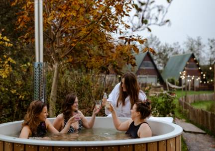 De Wylde m&eacute;t Hottub | 6 Pers.