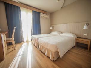 Fly & Go El Greco Hotel