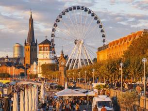MEGADEAL! ⚡ Ontdek de historische stad Düsseldorf vanuit een trendy hotel in het centrum!