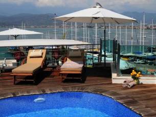 Alesta Yacht Hotel