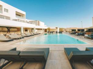 R2 Higos Beach Apartments