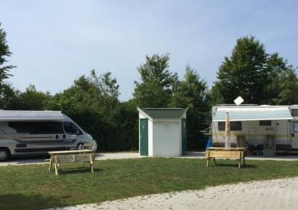 Vakantiepark De Koorn-aar - Camperplaats + prive Sanitair