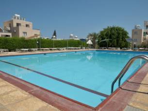 Debbie Xenia Hotel Apartments
