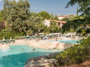 FLASHDEAL! ⚡ Geniet ALL-INCLUSIVE met het hele gezin midden in de natuur van de Ard&egrave;che in een hotel met Aquapark!