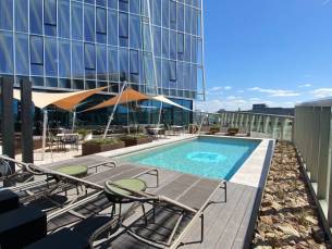 LUXE 4*-hotel met buitenzwembad en kamers met BUBBELBAD aan het strand van Scheveningen incl. wellness