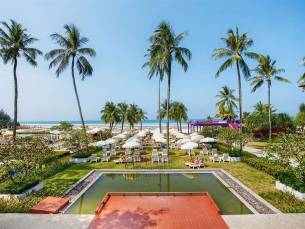 Apsara Beachfront Resort & Villa