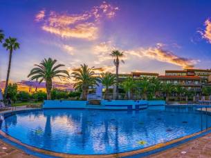 FLASHDEAL! ⚡ Zorgeloos naar de Griekse kust: Ontdek het prachtige schiereiland Chalkidiki incl. vlucht, transfer en o.b.v. halfpension of all-inclusive