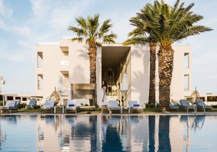 ???? FLASH DEAL ???? Zonnig genieten in sfeervol Kallithea! ✈️ Incl. vlucht & halfpension ????️ - nu extra voordelig weg! ????