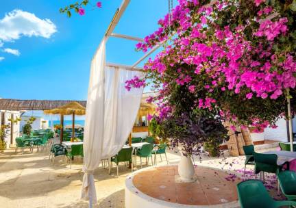 Geniet van een zonvakantie in het mooie Torremolinos in Only Adults hotel incl. vlucht o.b.v. logies, ontbijt of halfpension