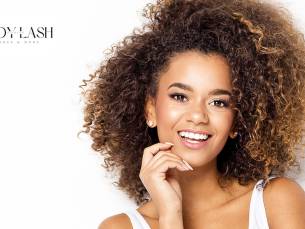 Wimper- en/of wenkbrauwbehandeling naar keuze