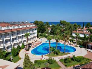 Larissa Sultans Beach