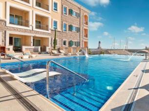 The Chedi Lustica Bay