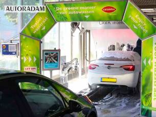 Wasbeurt bij Autoradam in Amsterdam