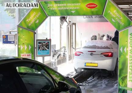 Wasbeurt bij Autoradam in Amsterdam