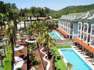 Green Forest Holiday Village