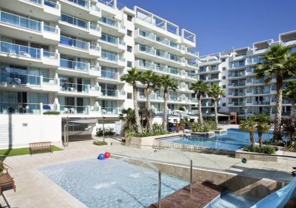 4*-superior hotel met ZWEMBAD en WELLNESS aan het strand in Salou! Incl. vlucht en transfer en optioneel ontbijt