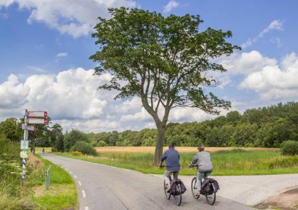 MEGADEAL! ???? Geniet van een fietsvakantie in de natuurrijke omgeving van Drenthe incl. ontbijt, GRATIS parkeren en fietsmagazine met fietsroutes!