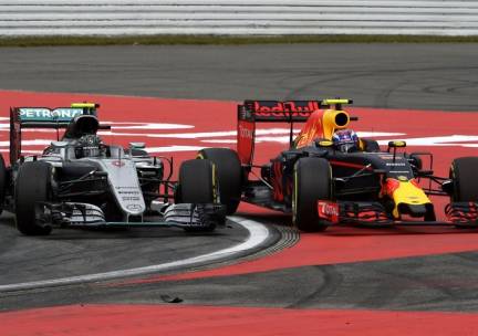 Voel de adrenaline van de Grand Prix Spanje 2026 in Barcelona incl. 4 dagen Lloret de Mar, vlucht &eacute;n weekend o.b.v. halfpension