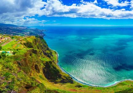 Fly & Drive naar bloemeneiland Madeira incl. vlucht, huurauto en ontbijt!