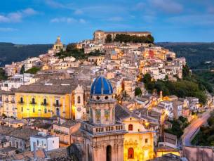 Fly & Drive door Sicili&euml; van Palermo tot de barokke parels van Ragusa! Incl. ontbijt, vlucht en huurauto!