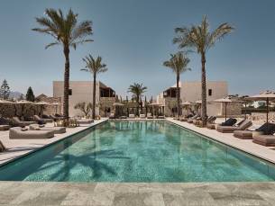 Theros All Suite