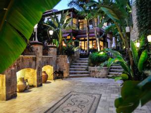 Tuvana Hotel