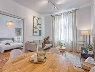 Spacious Apartment In Heart Of Zagreb