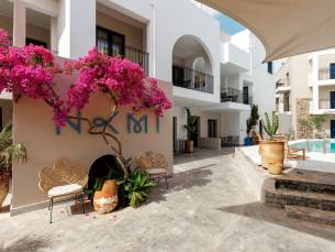 Nami Hotel & Suites