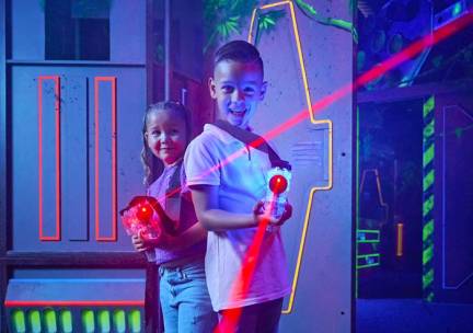 Lasergamen incl. onbeperkt ranja & zakje chips