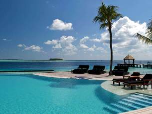 Komandoo Island Resort & Spa
