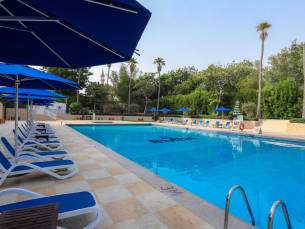 BM Beach Hotel