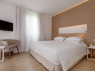 Aliathon Resort