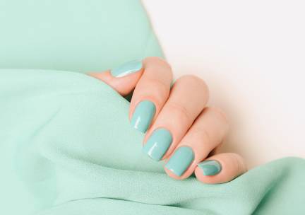 Manicurebehandeling (30 tot 45 min) + gellak + evt. paraffinebad