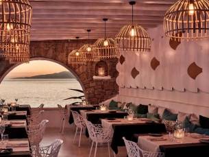 Kouros Hotel & Suites