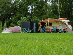 Kampeerplaats met privé sanitair