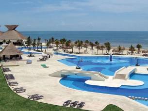 BlueBay Grand Esmeralda