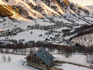 Hotel Les C&egrave;dres