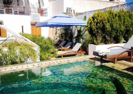 Rabat ontdekken vanuit een luxe, historisch 19e-eeuws 4*-hotel met een dakterras en zwembad gelegen in het hart van de medina incl. vlucht