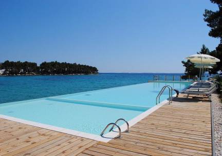 Crvena Luka Resort