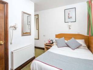 OYO Abbey Hotel London Shepherds Bush Market