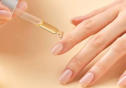Manicurebehandeling + BIAB of gellak (50 min)