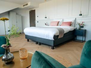 STUNT ???? Verblijf in een hotel nabij Giethoorn en De Weerribben incl. ontbijt, verblijf in een moderne kamer + GRATIS parkeren!