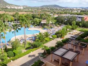 Bakour Garb&iacute; Cala Millor